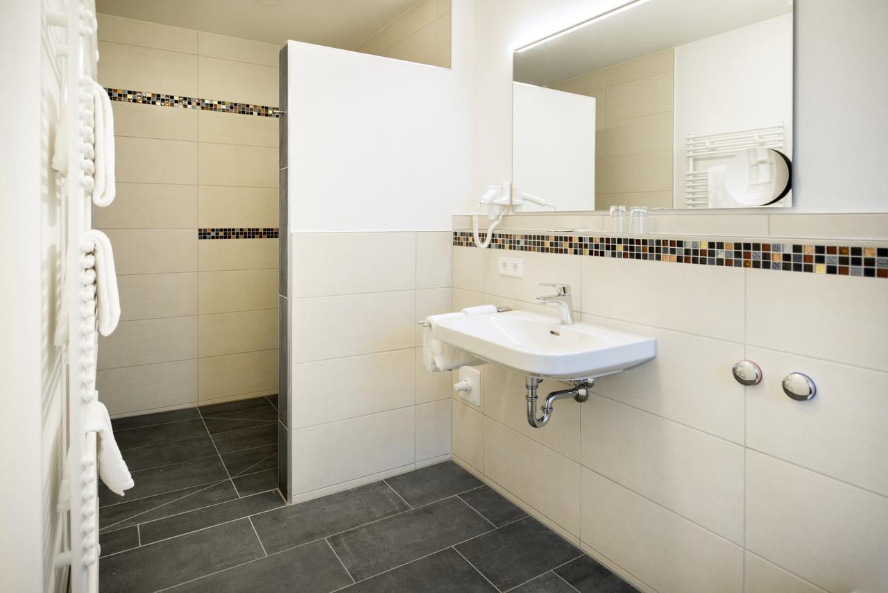 Gasthof Linde - Hotel Blum Unterroth Екстер'єр фото